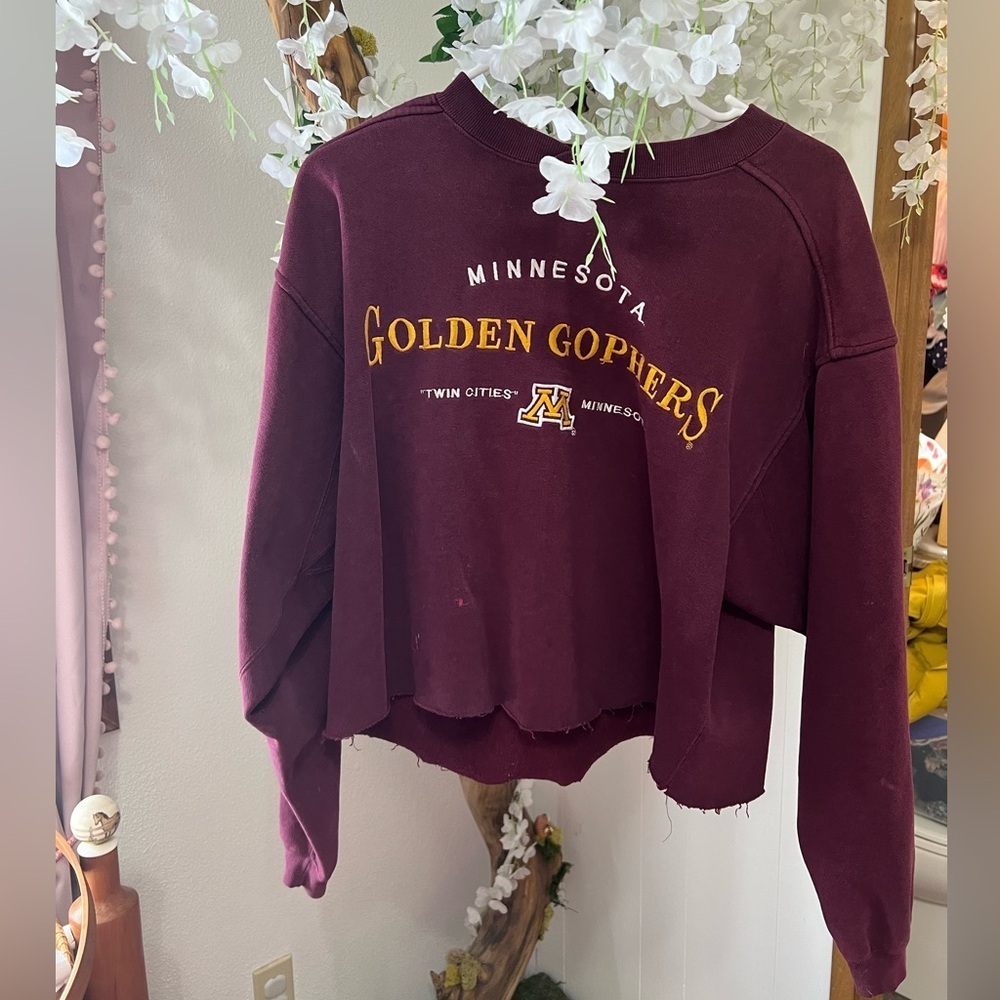 VINTAGE GOLDEN GOPHER SWEATER  💛